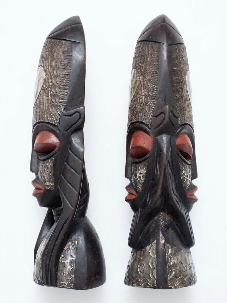 Duo de Masques Sculptés « Âmes Sœurs »