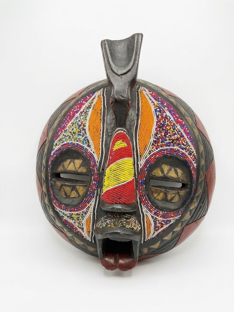 Masque Rond Tribal aux Perles Polychromes